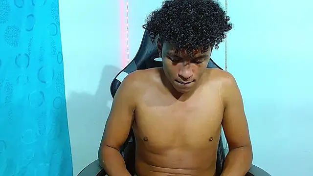 Snapshot of Black_Diamon_ chatting on February 6, 2025, 10:59 am Black Diamon online show from February 6, 2025, 10:59 am