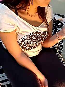 ShadiaStar online show from January 22, 2025, 7:03 pm