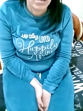 ShadiaStar online show from February 13, 2025, 6:27 pm