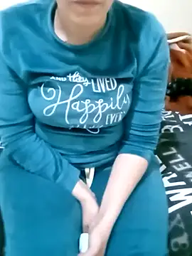 ShadiaStar online show from February 14, 2025, 11:42 am