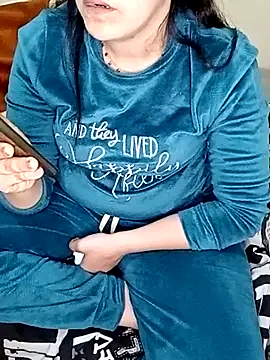 ShadiaStar online show from February 22, 2025, 3:03 pm