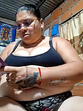Snapshot of chubby_sexy_big_tits chatting on February 2, 2025, 12:30 am chubby sexy big tits online show from February 2, 2025, 12:30 am