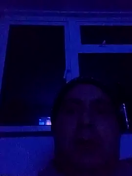 houy111111 online show from November 26, 2025, 7:04 pm