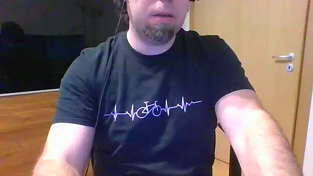 Snapshot of GeilerTiroler chatting on December 12, 2024, 12:01 pm GeilerTiroler online show from December 12, 2024, 12:01 pm