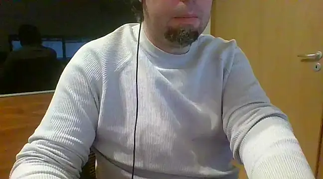 Snapshot of GeilerTiroler chatting on December 18, 2024, 12:18 pm GeilerTiroler online show from December 18, 2024, 12:18 pm