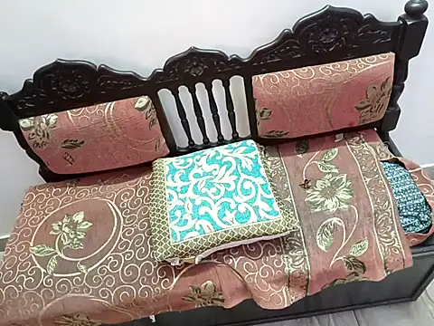 Snapshot of DivyaDutta chatting on March 9, 2025, 11:14 am DivyaDutta online show from March 9, 2025, 11:14 am