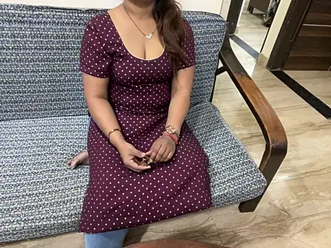 Snapshot of DivyaDutta chatting on March 10, 2025, 3:30 pm DivyaDutta online show from March 10, 2025, 3:30 pm