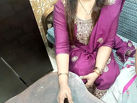 Snapshot of DivyaDutta chatting on March 13, 2025, 10:36 am DivyaDutta online show from March 13, 2025, 10:36 am