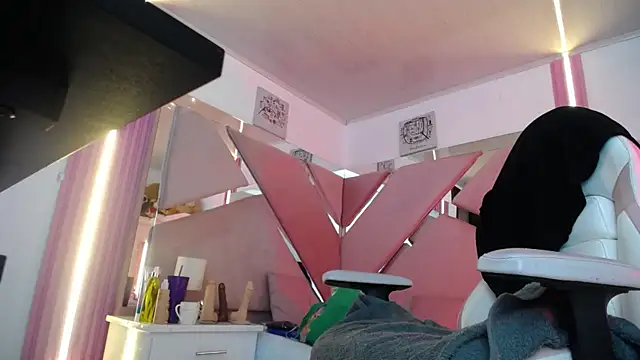 Noah Jhonson online show from November 20, 2025, 8:19 pm