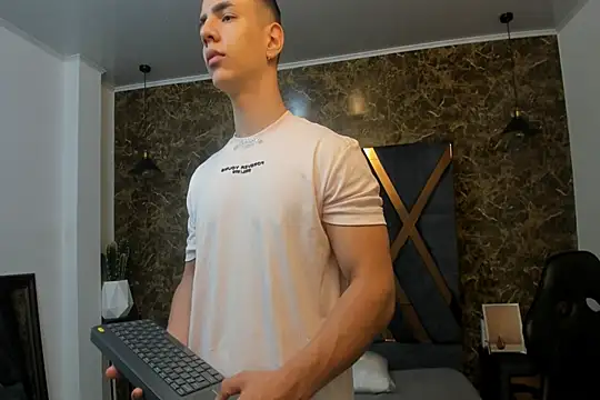 Flynn Riider online show from January 7, 2025, 11:26 am