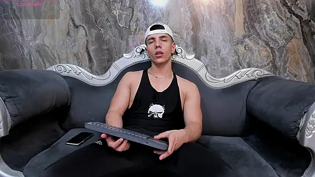 Flynn Riider online show from January 8, 2025, 5:37 pm