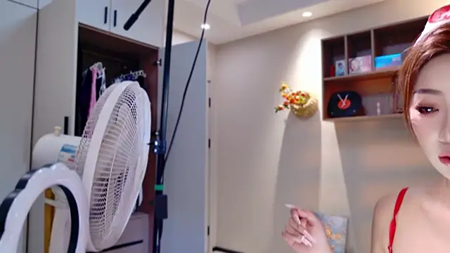 pinnnnnnk online show from March 28, 2026, 11:43 am