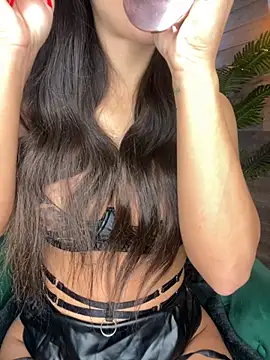 Nicole Diva online show from October 17, 2025, 6:05 am