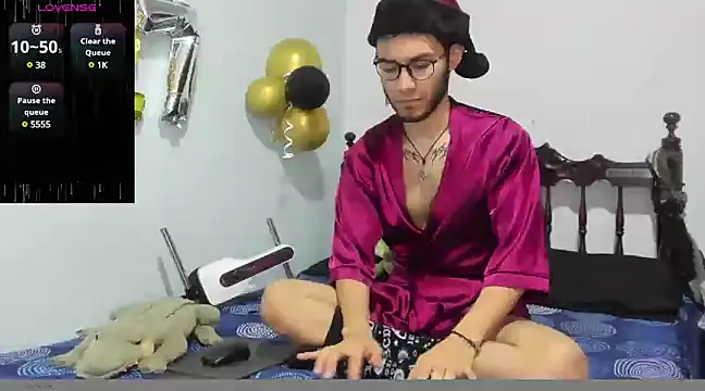alexdesire online show from December 17, 2024, 12:54 pm