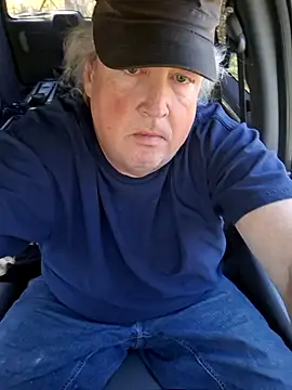 Bus310A online show from November 3, 2025, 4:19 pm