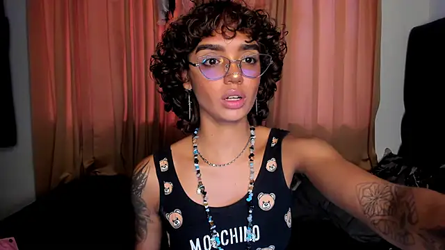 Snapshot of slutty_venus chatting on October 23, 2025, 10:19 pm slutty venus online show from October 23, 2025, 10:19 pm