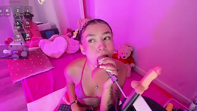 candy  monroe online show from May 12, 2026, 4:26 pm