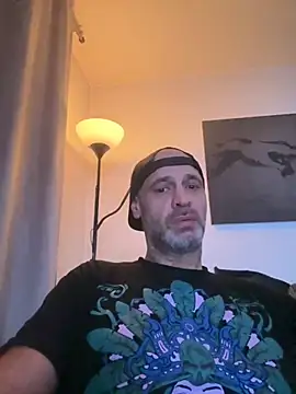 Avamereandmikel online show from November 7, 2025, 2:33 am