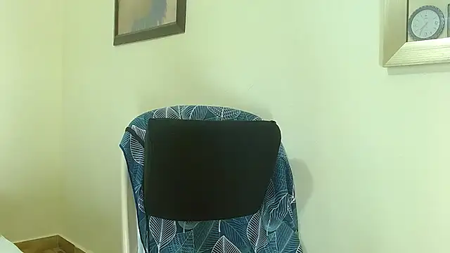 Snapshot of katerineleon chatting on October 26, 2025, 9:21 pm katerineleon online show from October 26, 2025, 9:21 pm