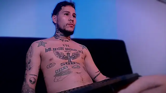 Junihn0 online show from September 10, 2025, 9:37 pm