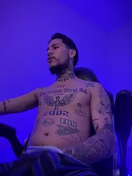 Junihn0 online show from October 14, 2025, 10:32 pm