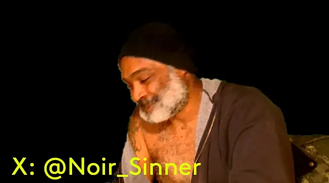 Snapshot of sinnernoir chatting on January 22, 2025, 2:04 am sinnernoir online show from January 22, 2025, 2:04 am