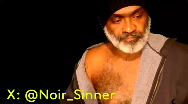 Snapshot of sinnernoir chatting on January 25, 2025, 4:23 am sinnernoir online show from January 25, 2025, 4:23 am