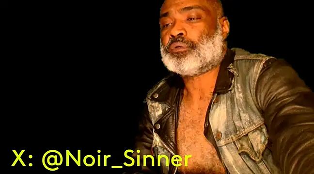 Snapshot of sinnernoir chatting on January 26, 2025, 4:20 am sinnernoir online show from January 26, 2025, 4:20 am