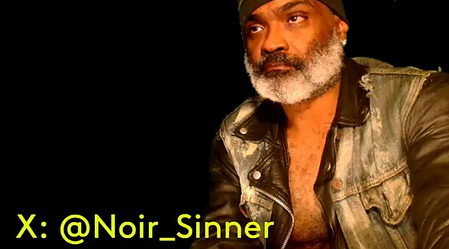 Snapshot of sinnernoir chatting on February 5, 2025, 6:35 am sinnernoir online show from February 5, 2025, 6:35 am