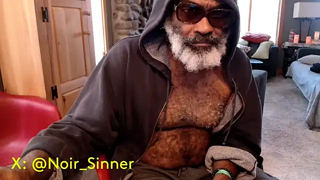 Snapshot of sinnernoir chatting on September 26, 2025, 8:24 pm sinnernoir online show from September 26, 2025, 8:24 pm