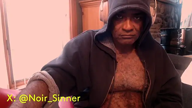 Snapshot of sinnernoir chatting on October 18, 2025, 9:04 pm sinnernoir online show from October 18, 2025, 9:04 pm