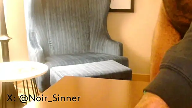 Snapshot of sinnernoir chatting on February 15, 2026, 1:02 am sinnernoir online show from February 15, 2026, 1:02 am