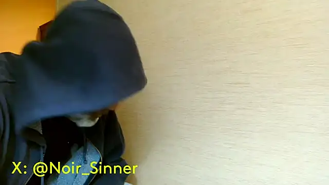 Snapshot of sinnernoir chatting on March 2, 2026, 2:35 pm sinnernoir online show from March 2, 2026, 2:35 pm