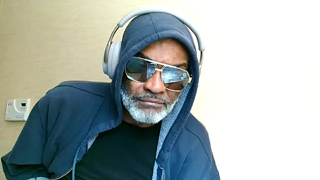 Snapshot of sinnernoir chatting on March 3, 2026, 2:23 pm sinnernoir online show from March 3, 2026, 2:23 pm