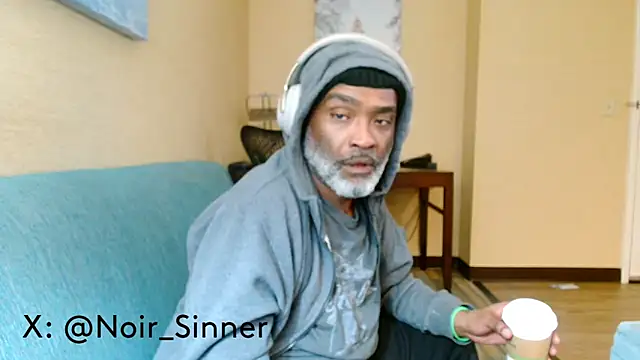 Snapshot of sinnernoir chatting on March 6, 2026, 1:35 am sinnernoir online show from March 6, 2026, 1:35 am