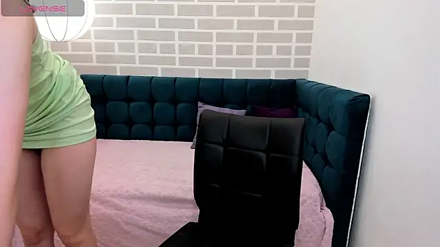 Snapshot of marie_reyes_ chatting on September 21, 2025, 1:29 am marie reyes  online show from September 21, 2025, 1:29 am