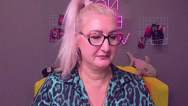 ChristyBrooks online show from December 25, 2024, 12:26 pm