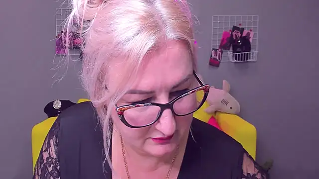 ChristyBrooks online show from December 28, 2024, 5:46 pm