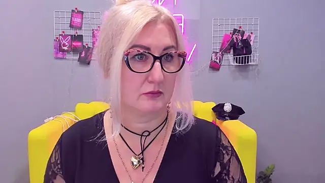ChristyBrooks online show from January 8, 2025, 3:17 pm