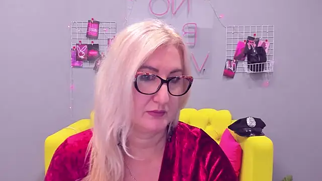 ChristyBrooks online show from January 9, 2025, 3:55 pm