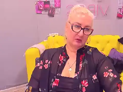 ChristyBrooks online show from January 18, 2025, 12:15 pm