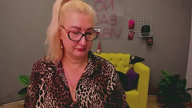 ChristyBrooks online show from January 31, 2025, 12:29 pm