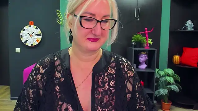 ChristyBrooks online show from February 21, 2025, 6:37 pm