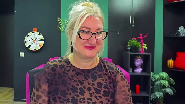 ChristyBrooks online show from February 21, 2025, 9:43 pm