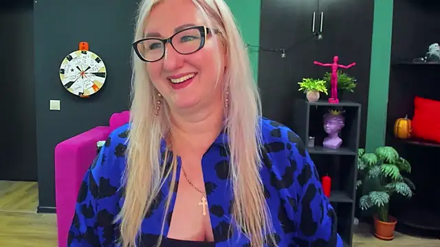 ChristyBrooks online show from February 24, 2025, 4:04 pm