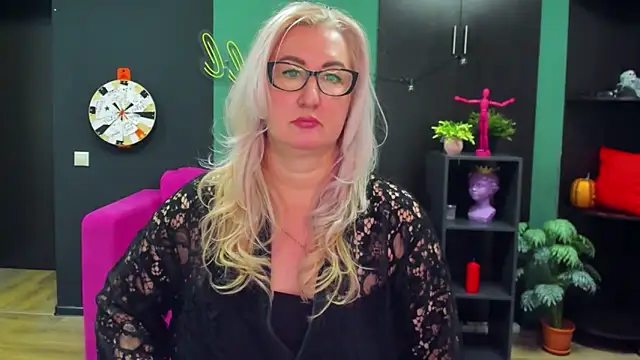 ChristyBrooks online show from February 25, 2025, 4:21 pm