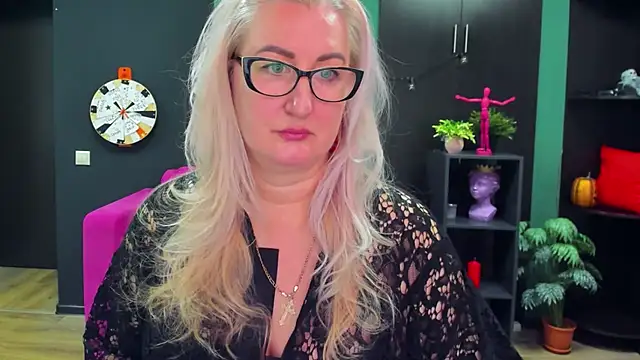ChristyBrooks online show from February 25, 2025, 7:25 pm
