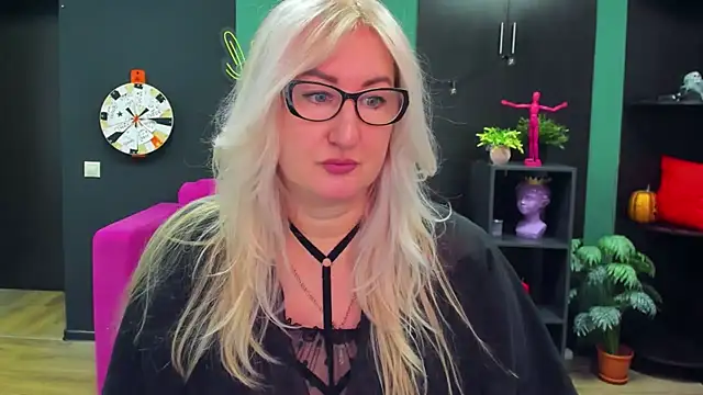 ChristyBrooks online show from February 27, 2025, 4:21 pm