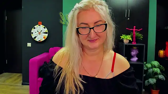 ChristyBrooks online show from March 2, 2025, 2:32 pm