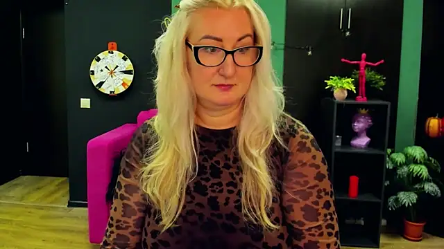 ChristyBrooks online show from March 4, 2025, 4:20 pm